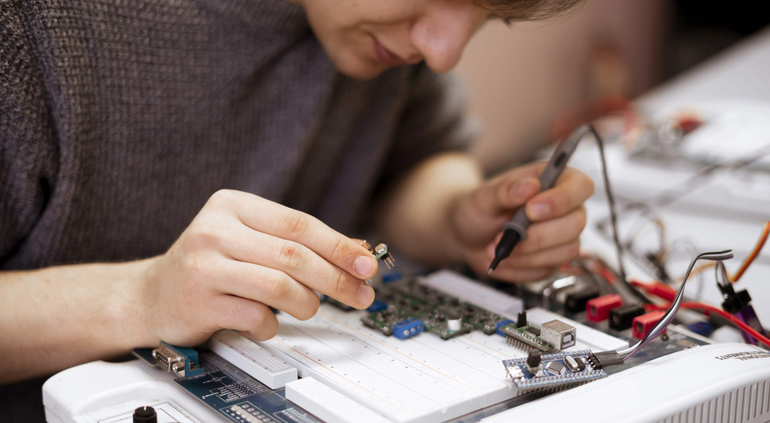 What is an Electrical Circuit? A Beginner-Friendly Guide